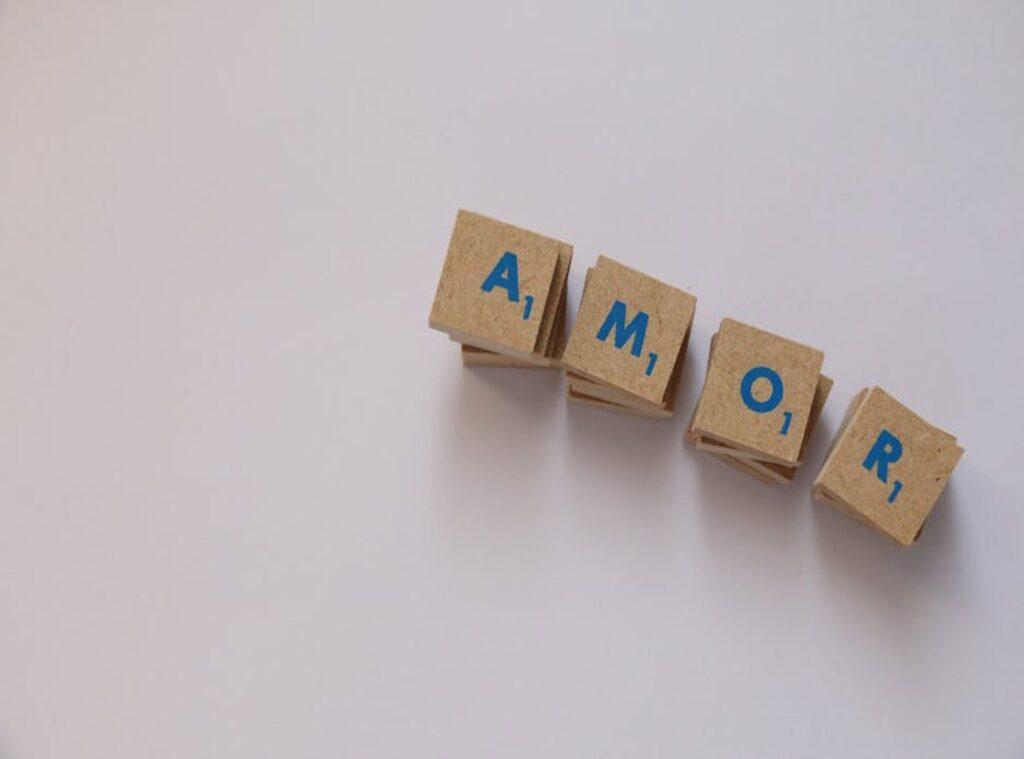 1616 significado amor